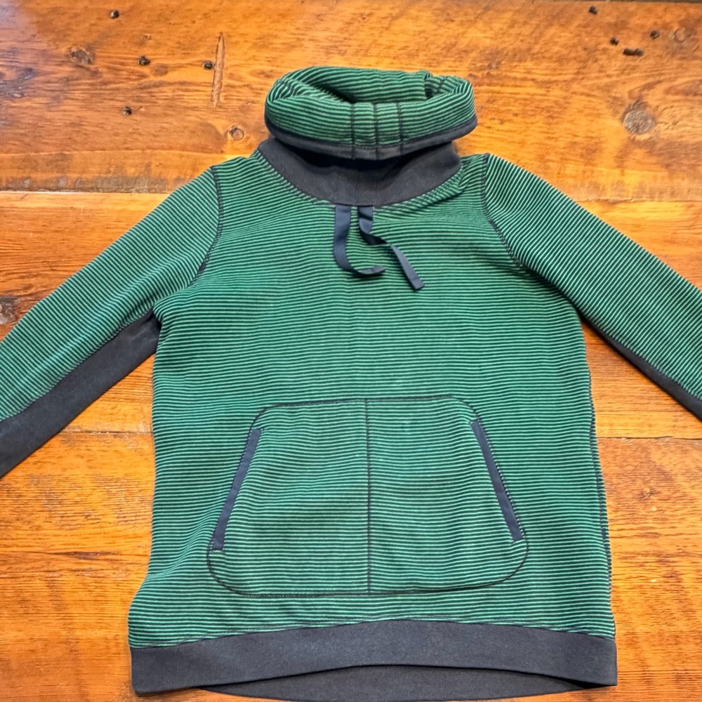 Lululemon sweatshirt